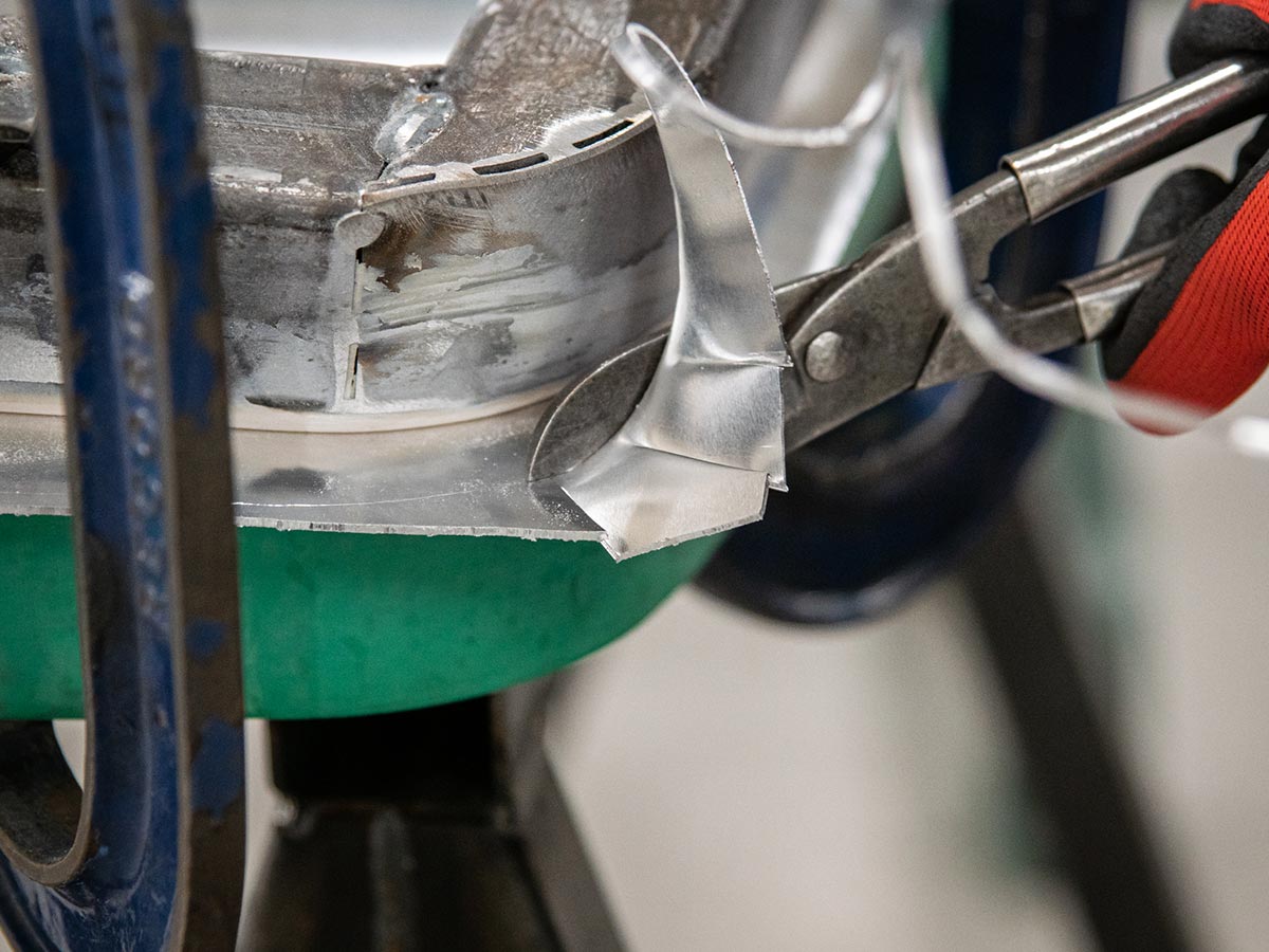 Trimming bonnet pressing