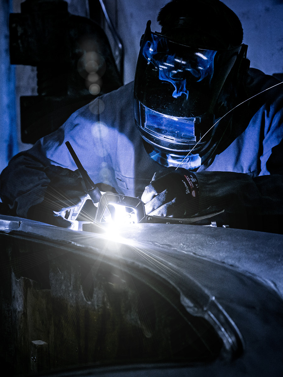 Welding Austin Healey aluminium shroud pieces together