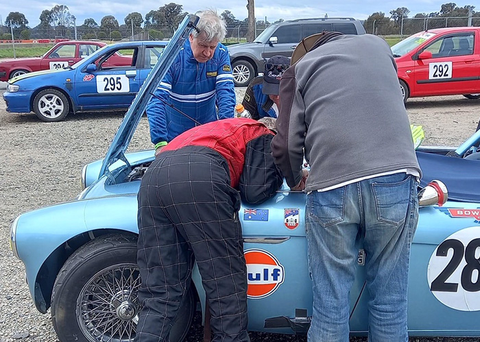 Winton 6-hour relay Austin Healey maintenance