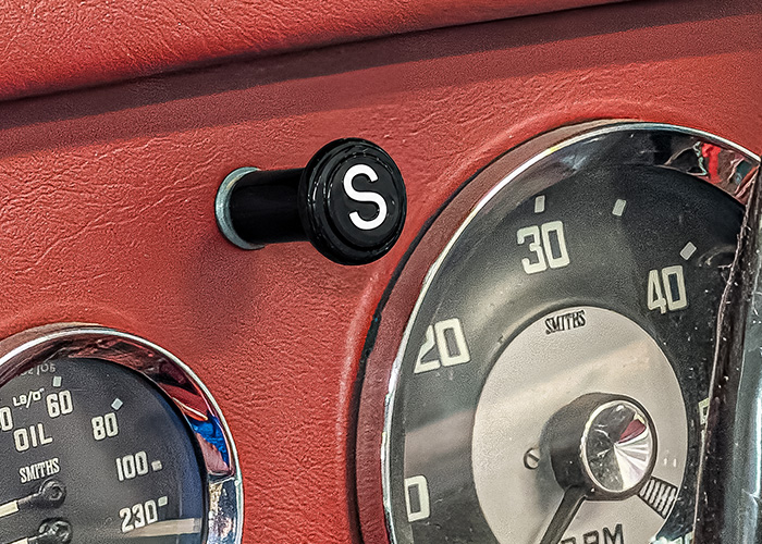 Sprite starter knob in its place on a Sprite MK1 Frogeye dashboard