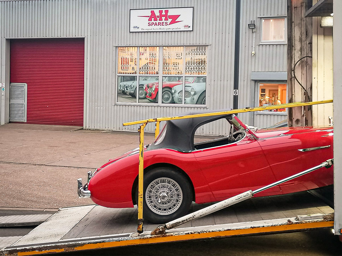 Offloading Roger Moment's BN1 at A H Spares