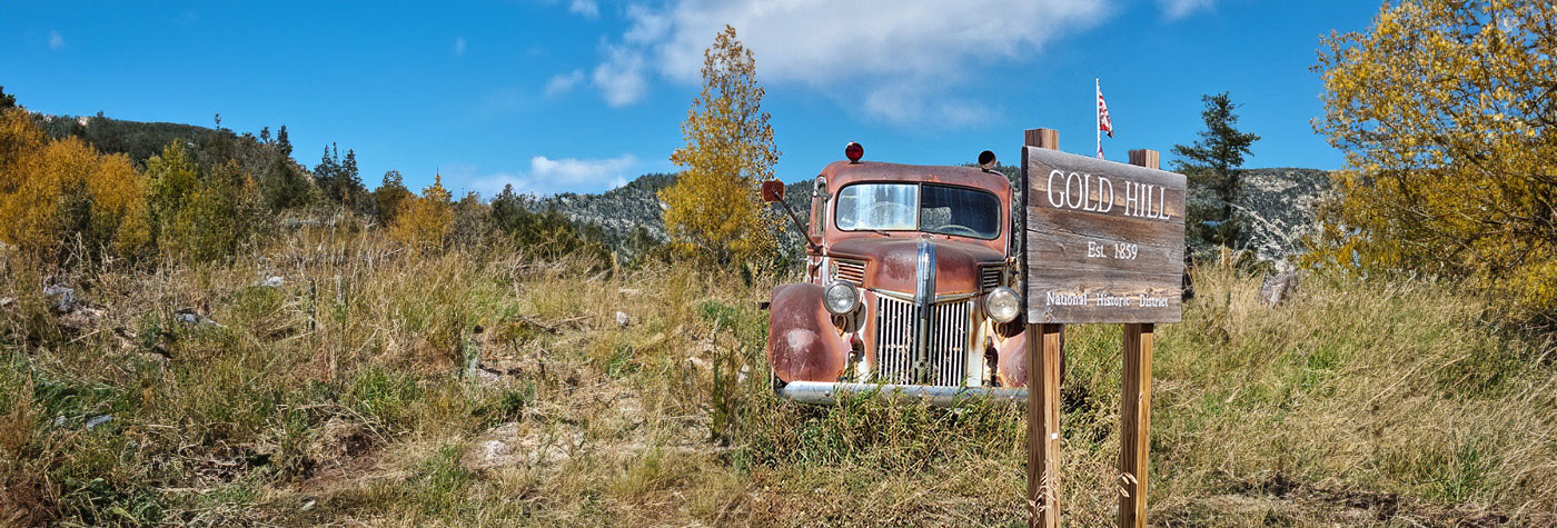 Vintage fire truck near Gold Hill in Colorado