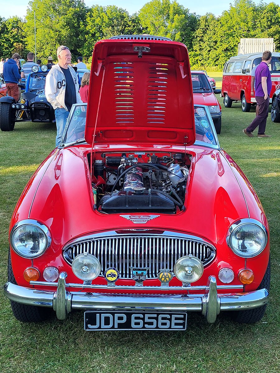 Austin Healey 3000 MK2 face on bonnet up